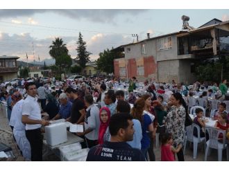 Ak Parti Kozan İlçe Teşkilatı’ndan Mahallelerde İftar