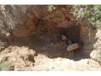Yozgat Jandarma Kepçe İle Kaçak Kazı Yapan 5 Kişiyi Suçüstü Yakaladı