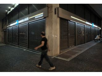 Yunanistan’da Bankalar 1 Hafta Kapalı