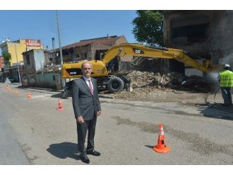 Bursa Yıkılarak Güzelleşiyor