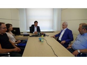 Bu Belediye Binasında Tüm Parti Vekillerine Makam Var...