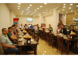 Malkara’da Esnaftan Gözsüzspor’a İftar Yemeği