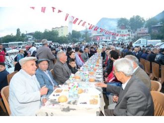 Büyükşehir’den Akçatekir’de İftar Yemeği