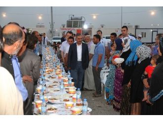 Vali Koçak Suriyeli Sığınmacılarla İftarda Buluştu