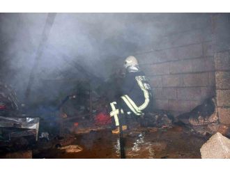 Adıyaman’da Odunluk Yangını Korkuttu