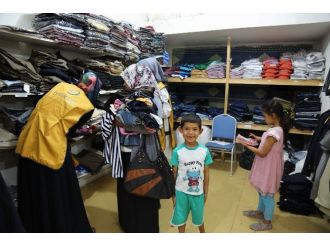 İyilikder Yoksul Ailelere Giyim Yardımı Yaptı
