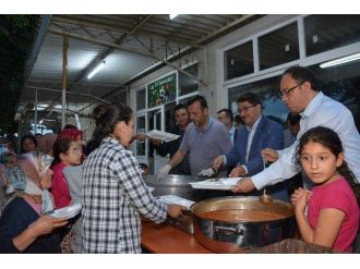 Başkan Çelik, Hamzabeylilerle İftar Sofrasında Buluştu