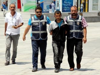 (Özel Haber) Caminin Yardım Kasasını Duvardan Sökerek Götürdü