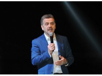 Esat Kabaklı “Türkiyem” İle Gaziosmanpaşalıları Coşturdu