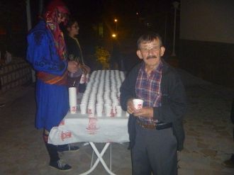 Bilecik’te Teravih Namazı Sonrası Osmanlı Şerbeti İkramı