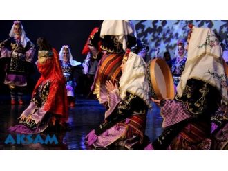 Aksam Halk Oyunları Topluluğu Napoli Yolcusu