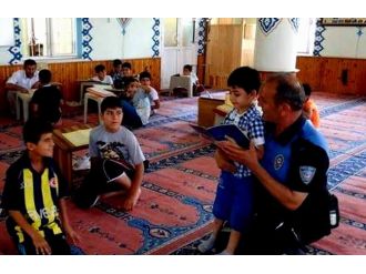 Aydın Polisi Camilerde Çocukları Eğitiyor