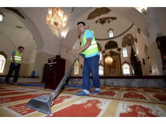 Osmangazi’deki Camilerde Temizlik Seferberliği