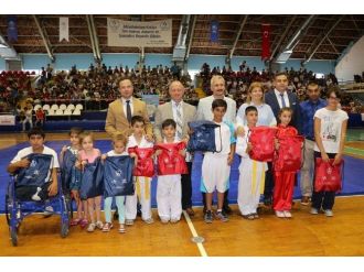 Manisa’da İl Spor Merkezleri Açıldı