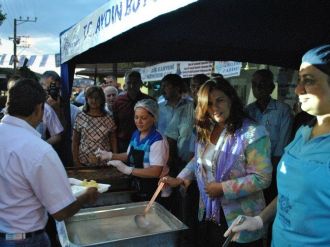Aydın Büyükşehir Belediyesi’nden Menderesin Memleketinde İftar Yemeği