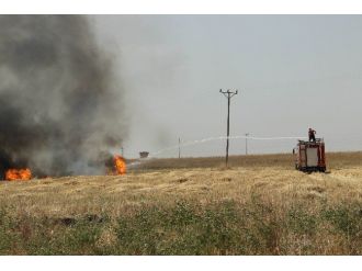 Anız Yangını Sürücülere Zor Anlar Yaşattı