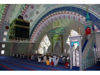 Kütahya Mekke Cami Ramazan’da Da Dolup Taşıyor