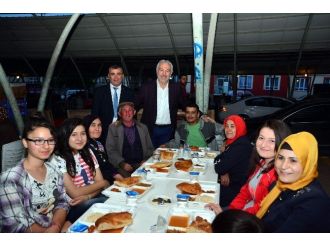 Yenidoğan Ve Yunus Emre’de İftar