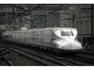 Japon Yolcu Hızlı Trende Kendini Ateşe Verdi: 2 Ölü