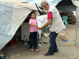Bayırbucak Türkmenleri’ne Gıda Kolisi Dağıtımı Yapıldı