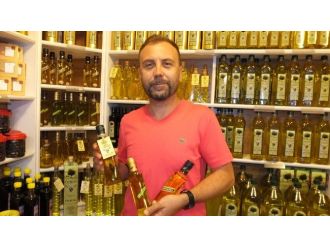 Kekik, Sarımsak Ve Portakallı Zeytinyağı İlgi Görüyor
