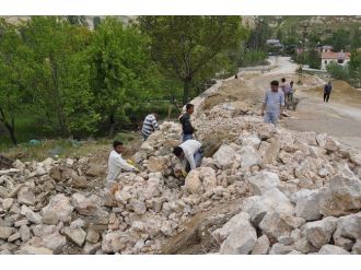 Gökpınar Yolu Taş Duvar Çalışmaları Tamamlandı