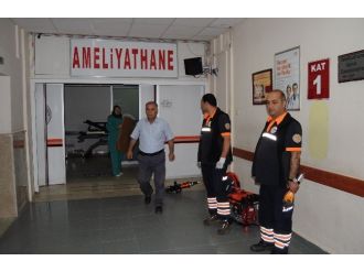 Yozgat’ta İnşaattan Düşen İşçinin Ameliyatına Sivil Savunma Ekipleri Girdi
