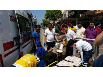 Motosikletin Çarptığı Yaşlı Adam Hastanelik Oldu