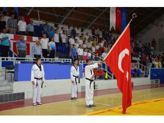 Yaz Spor Okullarının Açılış Töreni Yapıldı