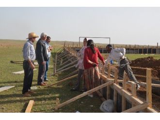 Erciş Belediyesi 5 Mahalle 5 Semt Spor Sahası Yapıyor