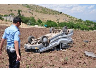 Gençlerin Otomobille Gezisi Kazayla Bitti