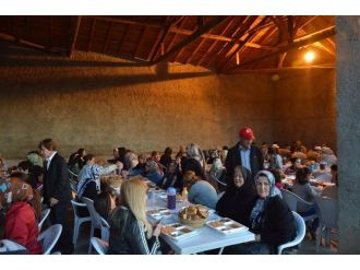 Zaferhamit Mahallesi Sakinleri Çifteler Belediyesinin İftarında Buluştu