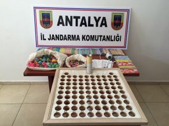 Antalya’da Jandarmadan Kumar Baskını