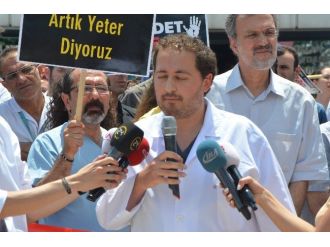 Sağlıkçılar Darp Edilen Meslektaşları İçin Eylem Yaptı