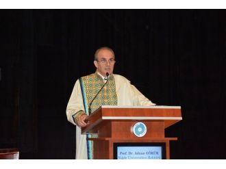 Niğde Üniversitesinde Mezuniyet Coşkusu