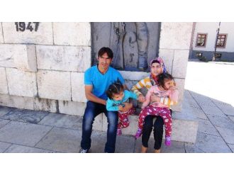 İki Çocuklu Fedakar Ailesi Sokakta Kaldı