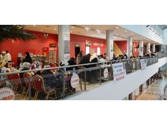 Bitlis İhh İnsani Yardım Derneğinden Yetim Ve Fakir Çocuklar Yararına İftar Yemeği