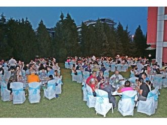 Duman, Gönüllü Gençleri İftarda Ağırladı