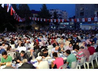 Büyükşehir’den Gülnar’da 3 Bin 500 Kişilik İftar Sofrası