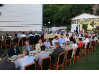 Valilikten Kamu Kurumlarına İftar