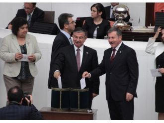 Meclis Başkanlığı Seçiminde İlk Tur Tamamlandı