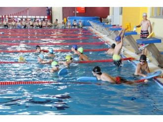 Yüzme Havuzu İftar Sonrası Hizmet Veriyor