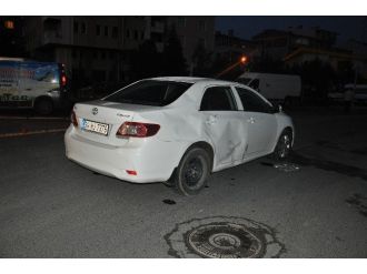 Motosikletle Otomobil Çarpıştı: 1 Yaralı