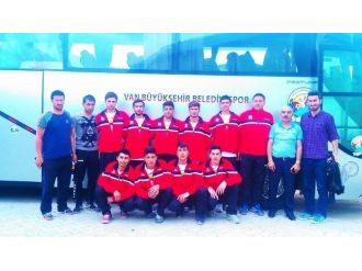 Van Büyükşehir Belediyespor Kulübü Hentbol Takımı 2. Lige Yükseldi