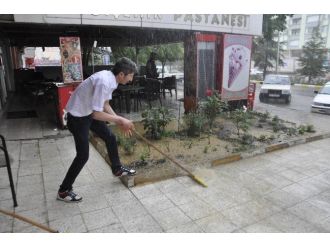 Seydişehir’de Sağanak Yağış Hayatı Olumsuz Etkiledi