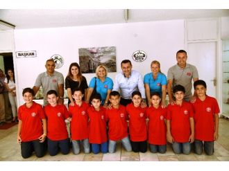Minik Futbolcular Başkan Yücel’i Ziyaret Etti