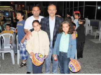 Başkan Şahin Fener Dağıttı