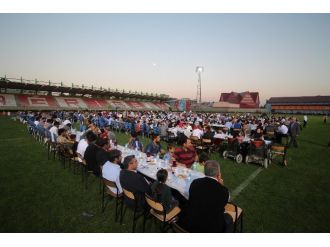 Ağrı Valiliği’nden Bin 200 Kişiye İftar