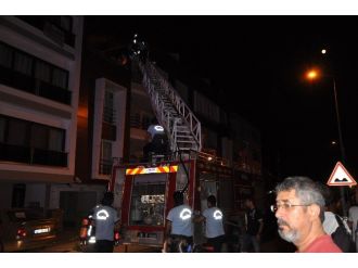 Buzdlabından Çıkan Yangın Evi Küle Çevirdi