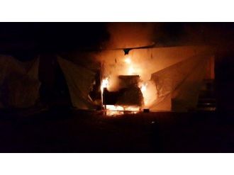 Yiyecek Standı Alev Alev Yandı